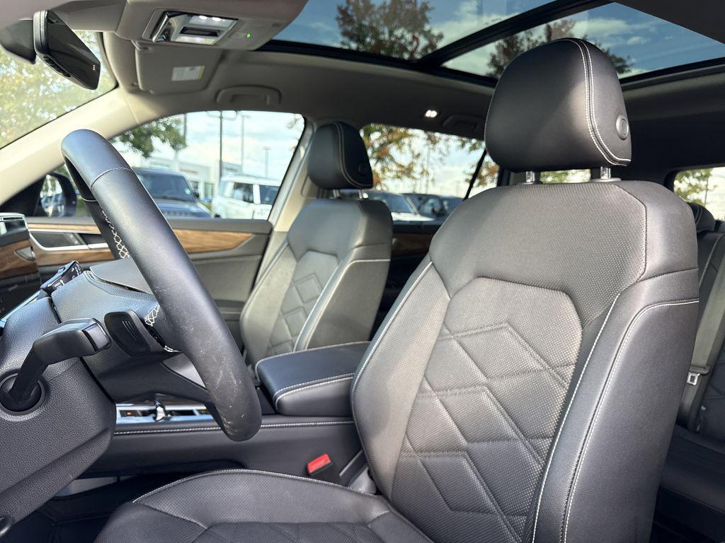 used 2025 Volkswagen Atlas car, priced at $38,000