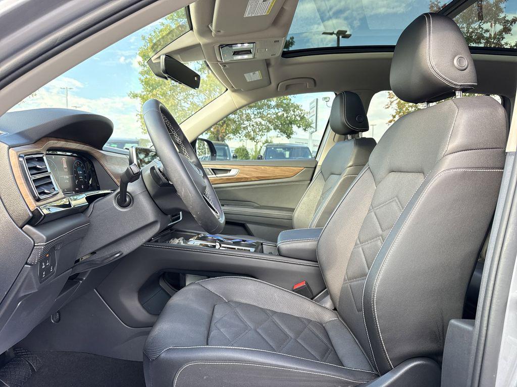 used 2025 Volkswagen Atlas car, priced at $38,000