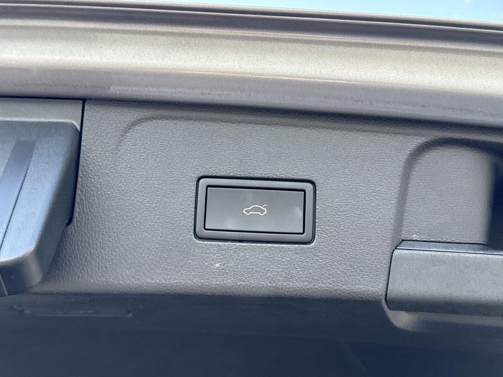 used 2025 Volkswagen Atlas car, priced at $38,000