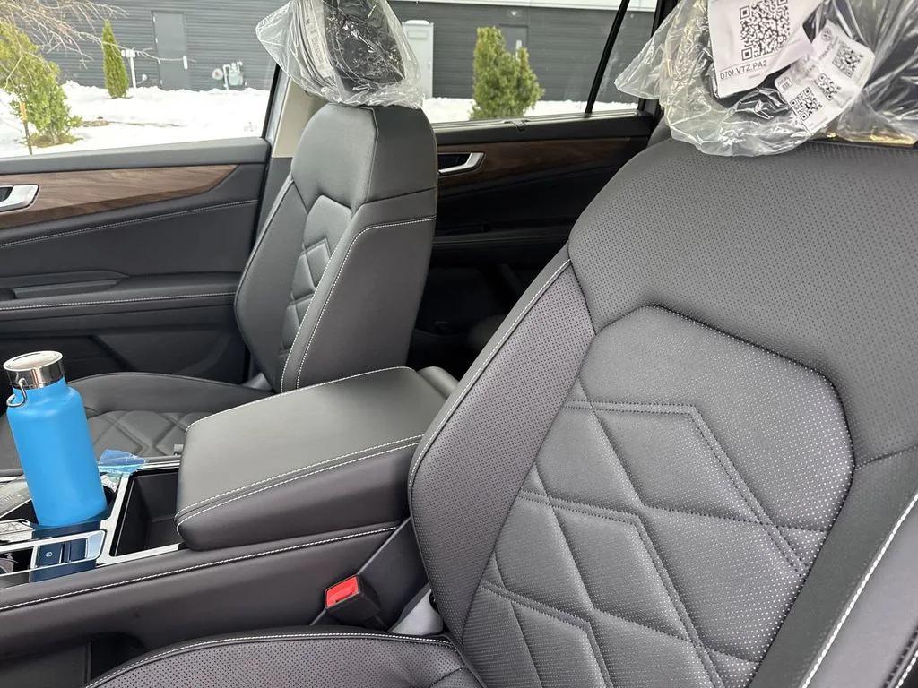 used 2025 Volkswagen Atlas car, priced at $41,500