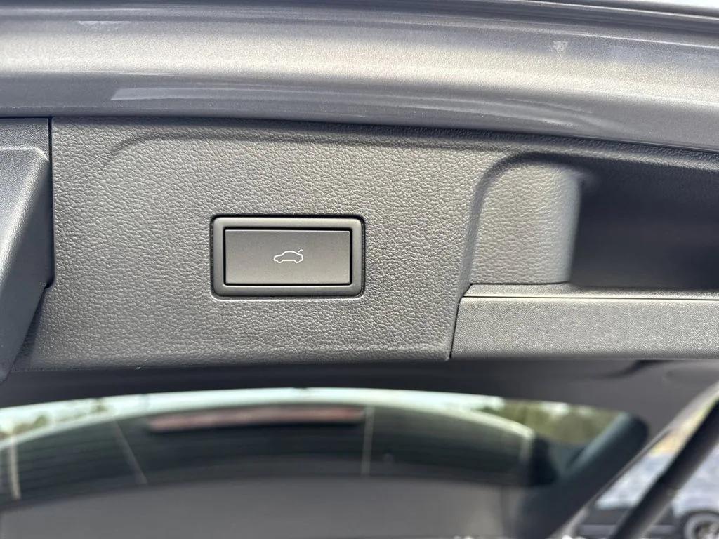 used 2025 Volkswagen Atlas car, priced at $41,500