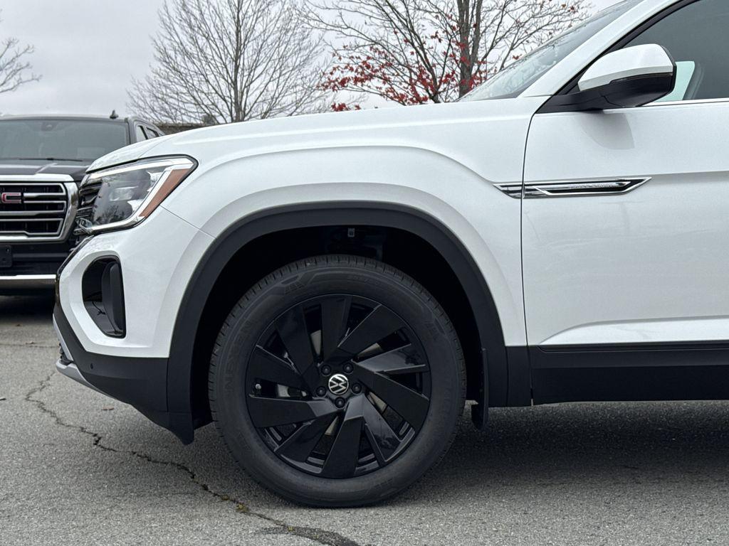 new 2026 Volkswagen Atlas Cross Sport car, priced at $47,781