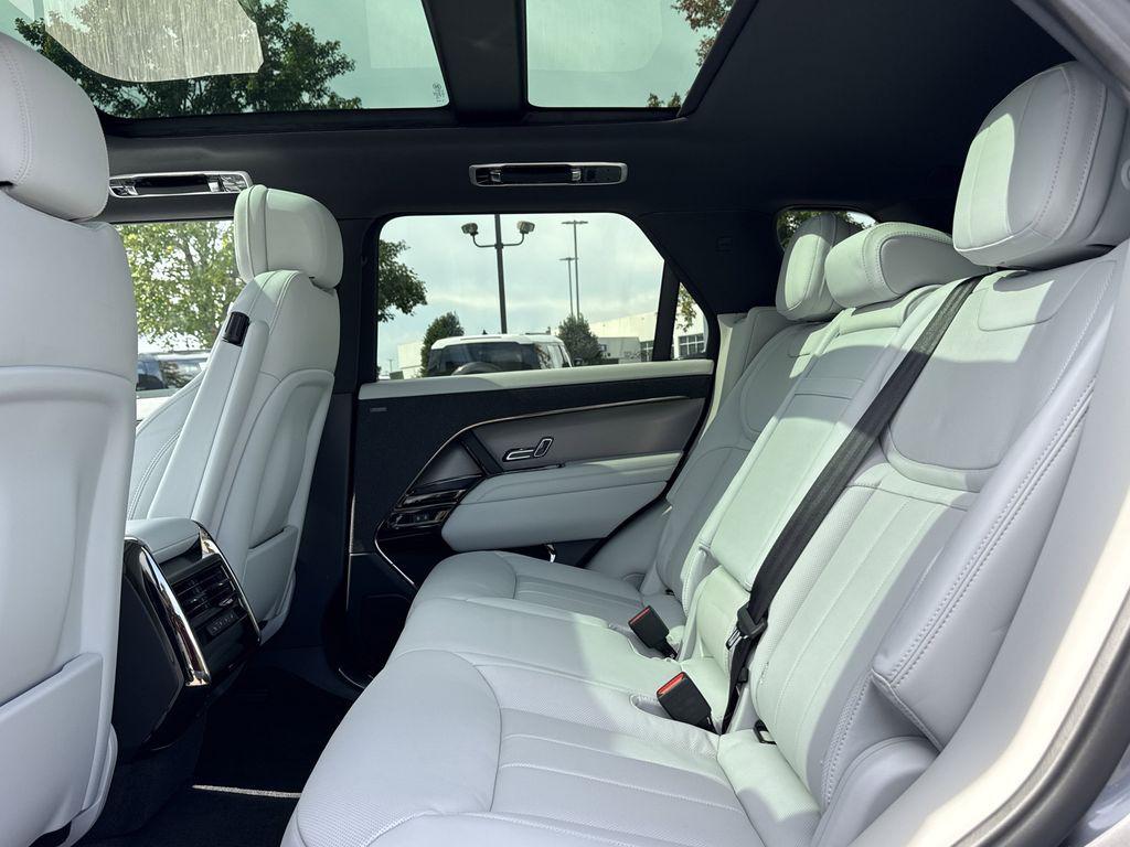 new 2025 Land Rover Range Rover Sport car, priced at $91,925