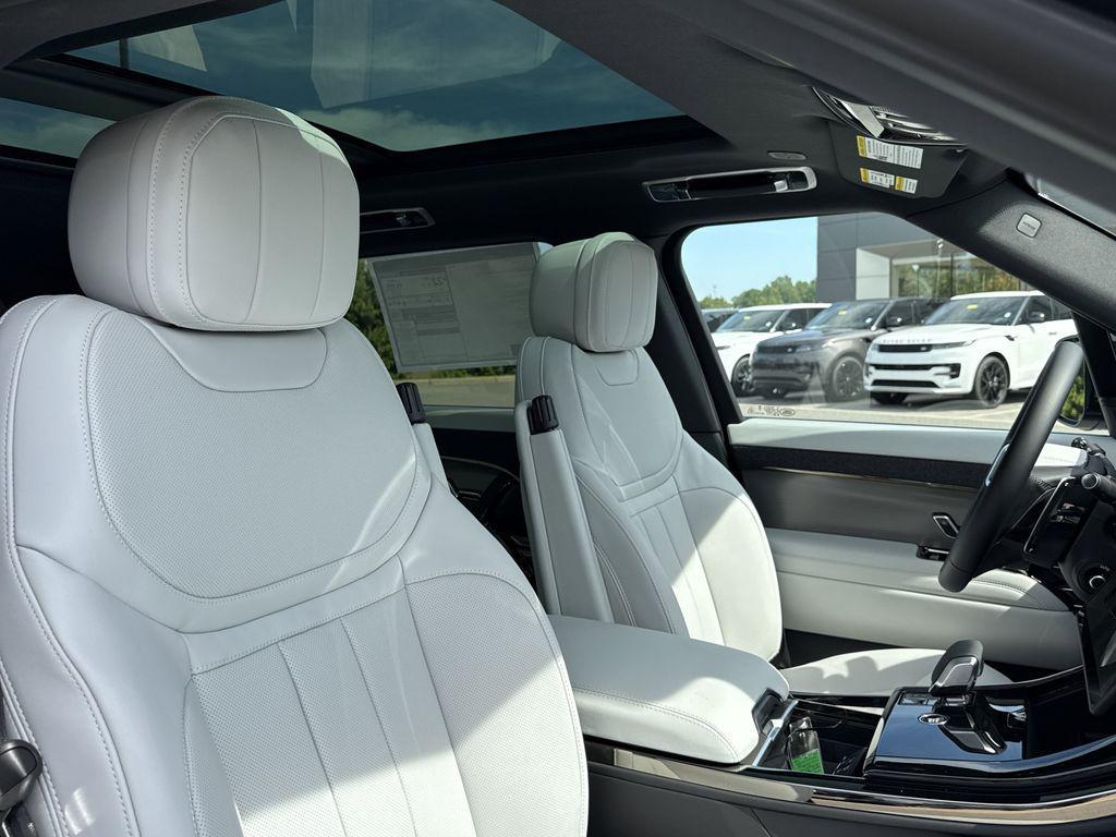new 2025 Land Rover Range Rover Sport car, priced at $91,925