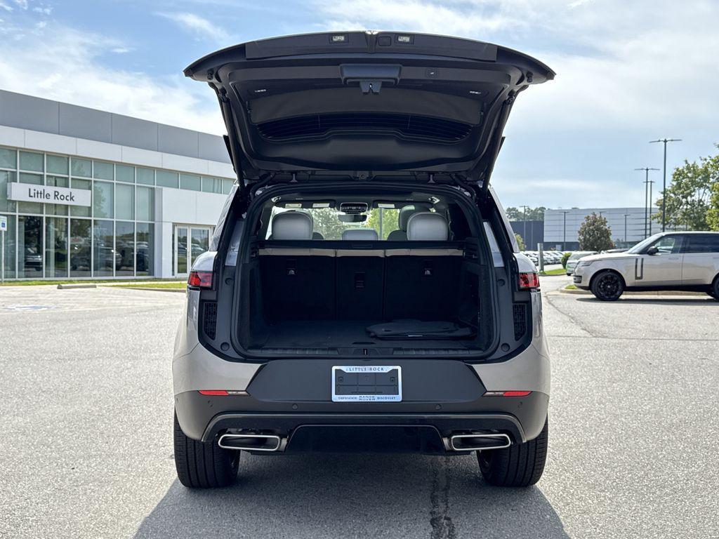 new 2025 Land Rover Range Rover Sport car, priced at $91,925