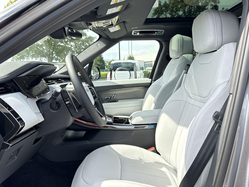new 2025 Land Rover Range Rover Sport car, priced at $91,925