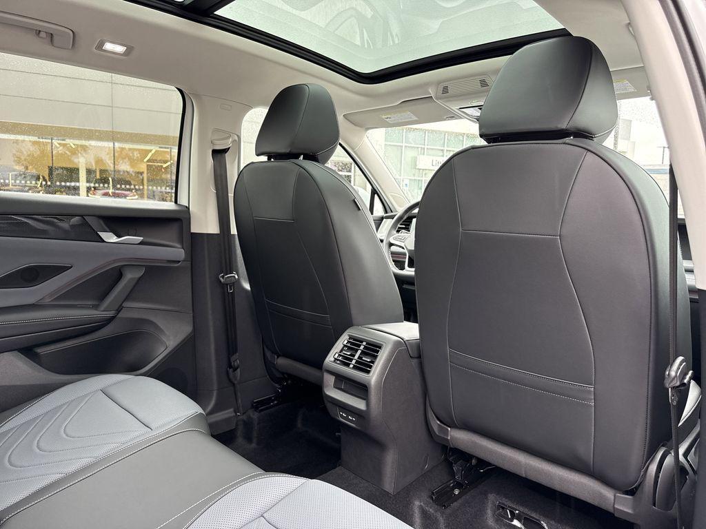 new 2025 Volkswagen Tiguan car, priced at $37,026
