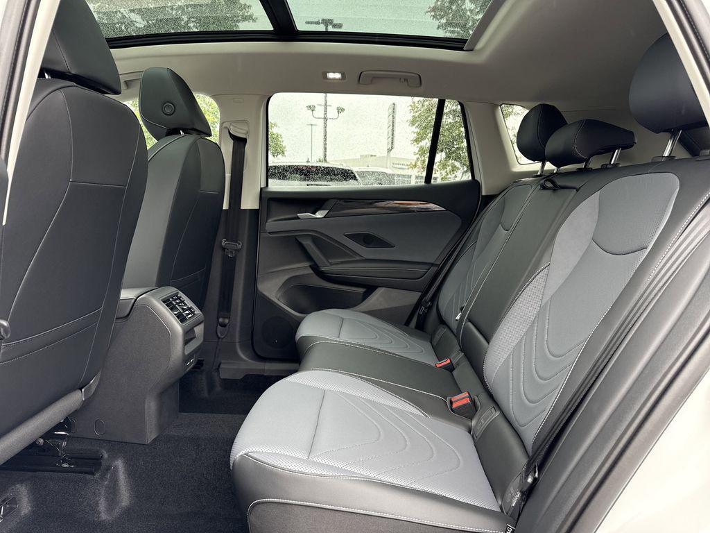 new 2025 Volkswagen Tiguan car, priced at $37,026