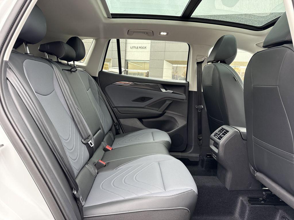 new 2025 Volkswagen Tiguan car, priced at $37,026