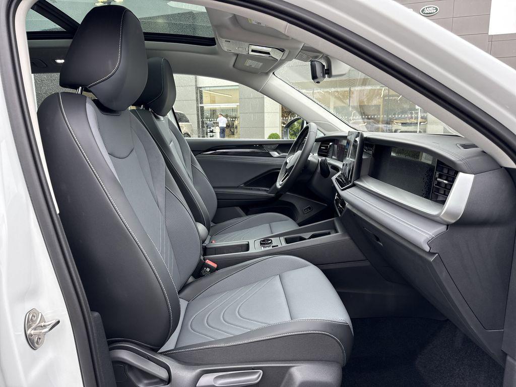 new 2025 Volkswagen Tiguan car, priced at $37,026