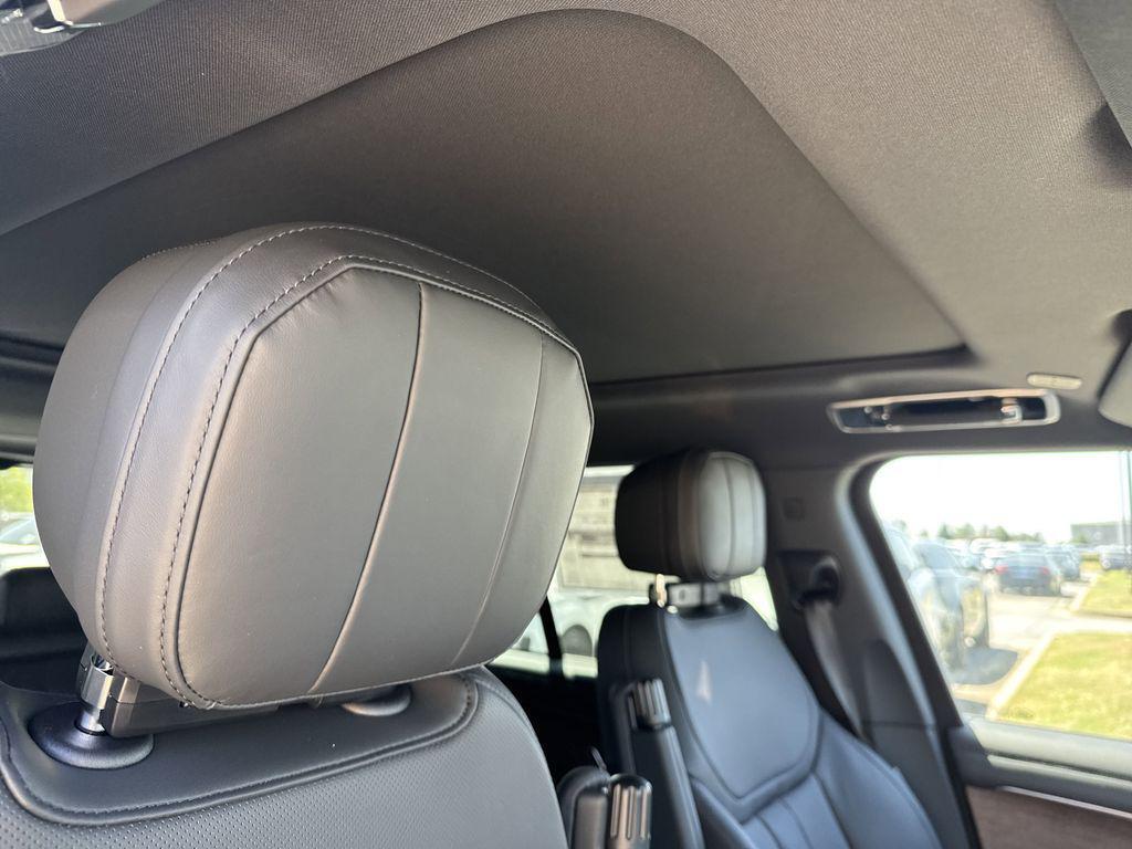 new 2025 Land Rover Range Rover car, priced at $145,555