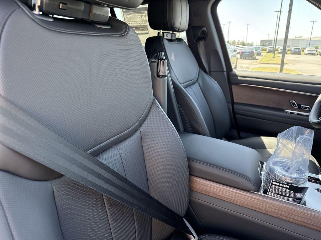 new 2025 Land Rover Range Rover car, priced at $145,555