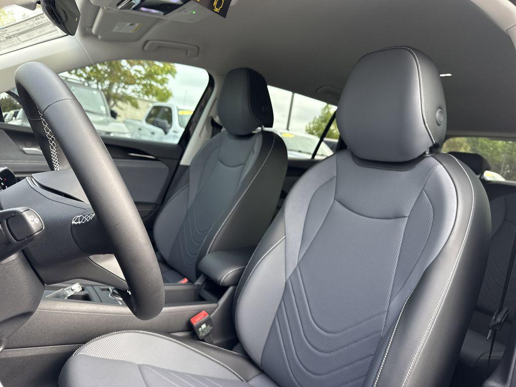 new 2025 Volkswagen Tiguan car, priced at $34,277