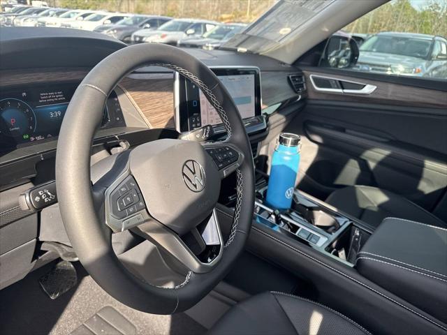 new 2025 Volkswagen Atlas car, priced at $47,009