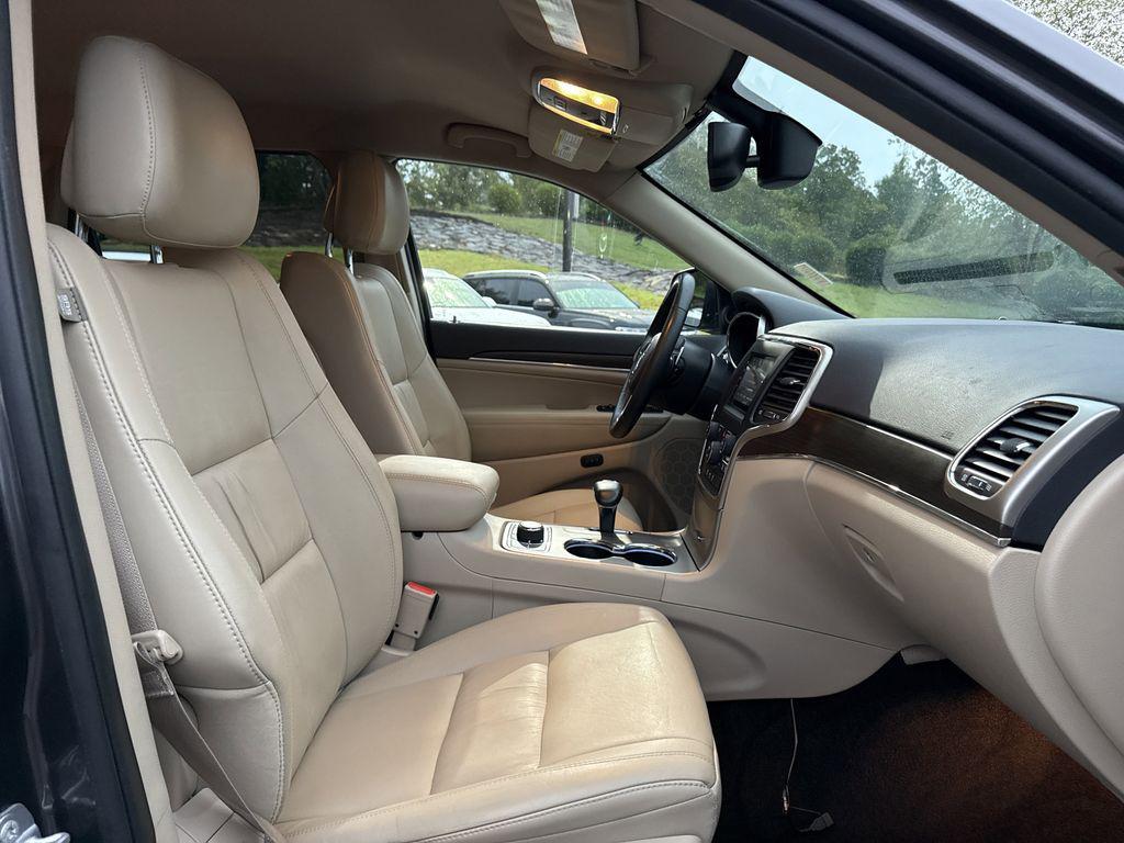 used 2015 Jeep Grand Cherokee car, priced at $15,850