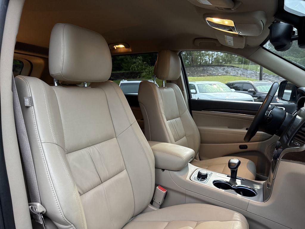 used 2015 Jeep Grand Cherokee car, priced at $15,850