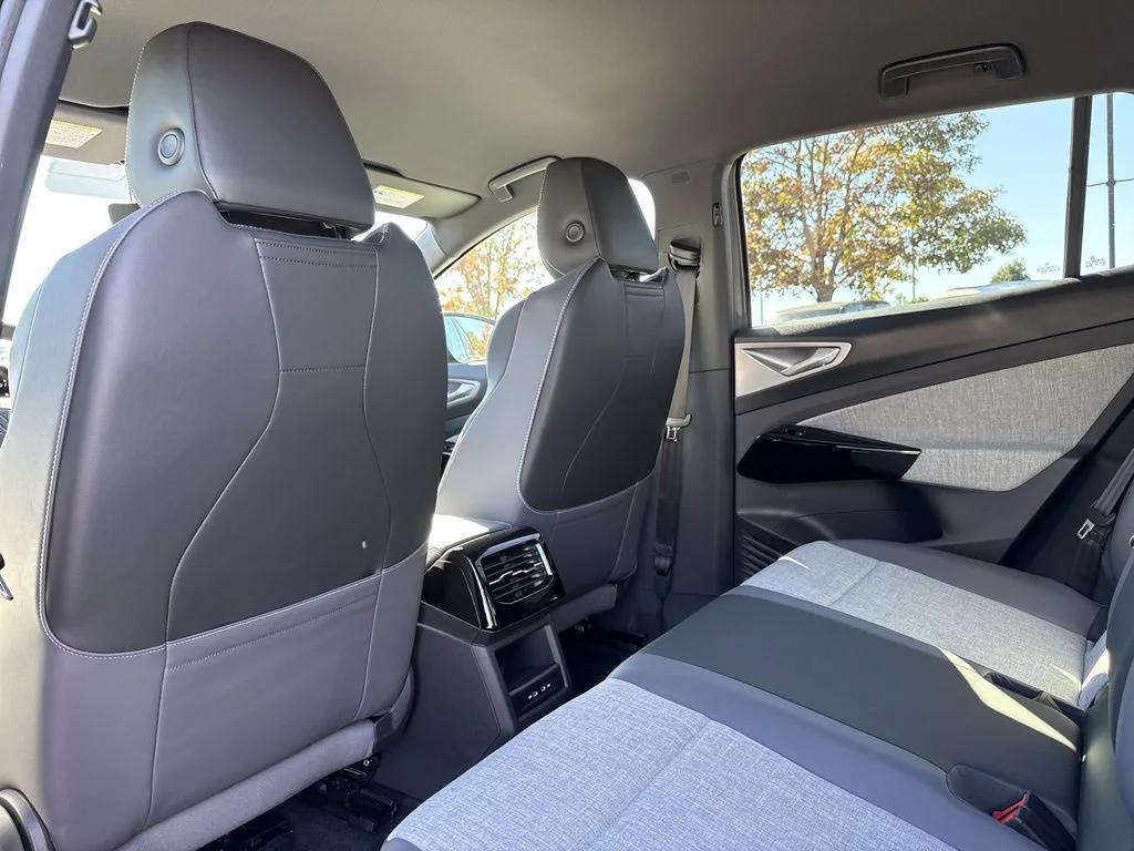 new 2025 Volkswagen ID.4 car, priced at $47,500