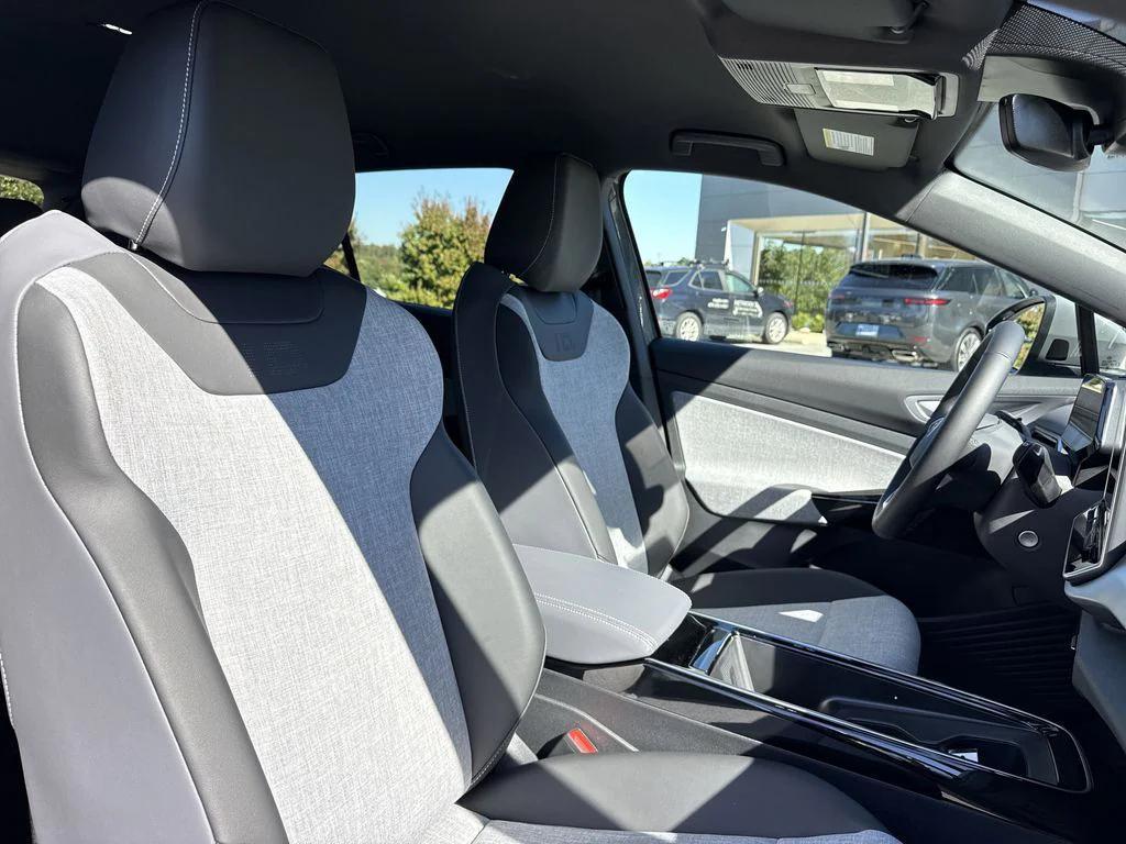 new 2025 Volkswagen ID.4 car, priced at $47,500