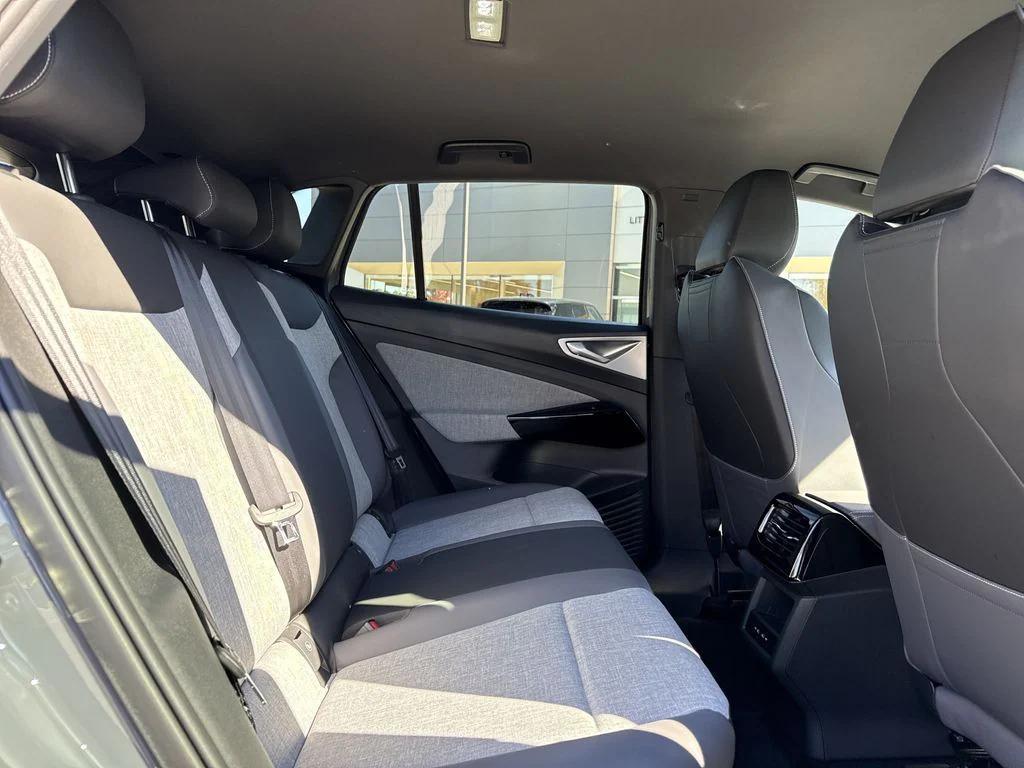 new 2025 Volkswagen ID.4 car, priced at $47,500