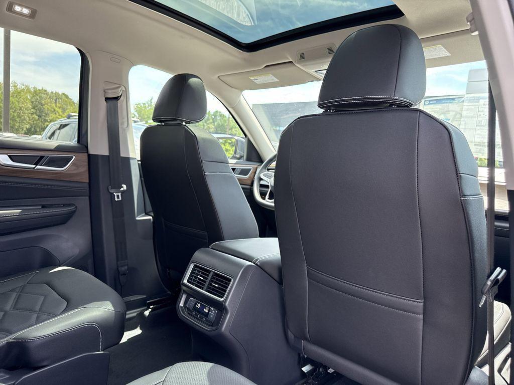 new 2026 Volkswagen Atlas car, priced at $49,181
