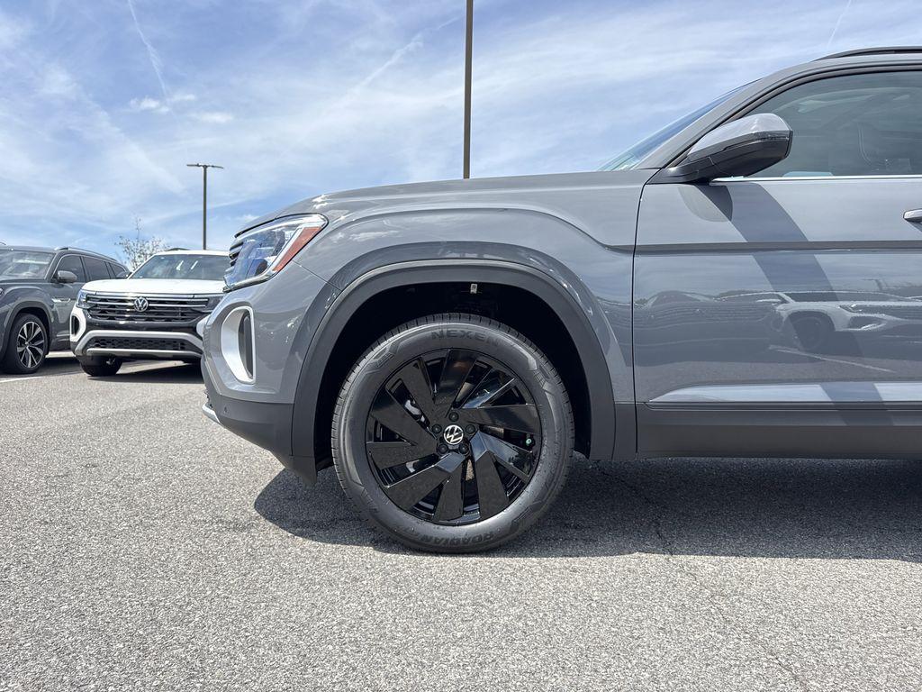 new 2026 Volkswagen Atlas car, priced at $49,181