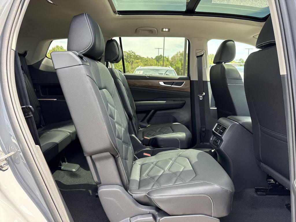 new 2026 Volkswagen Atlas car, priced at $49,181