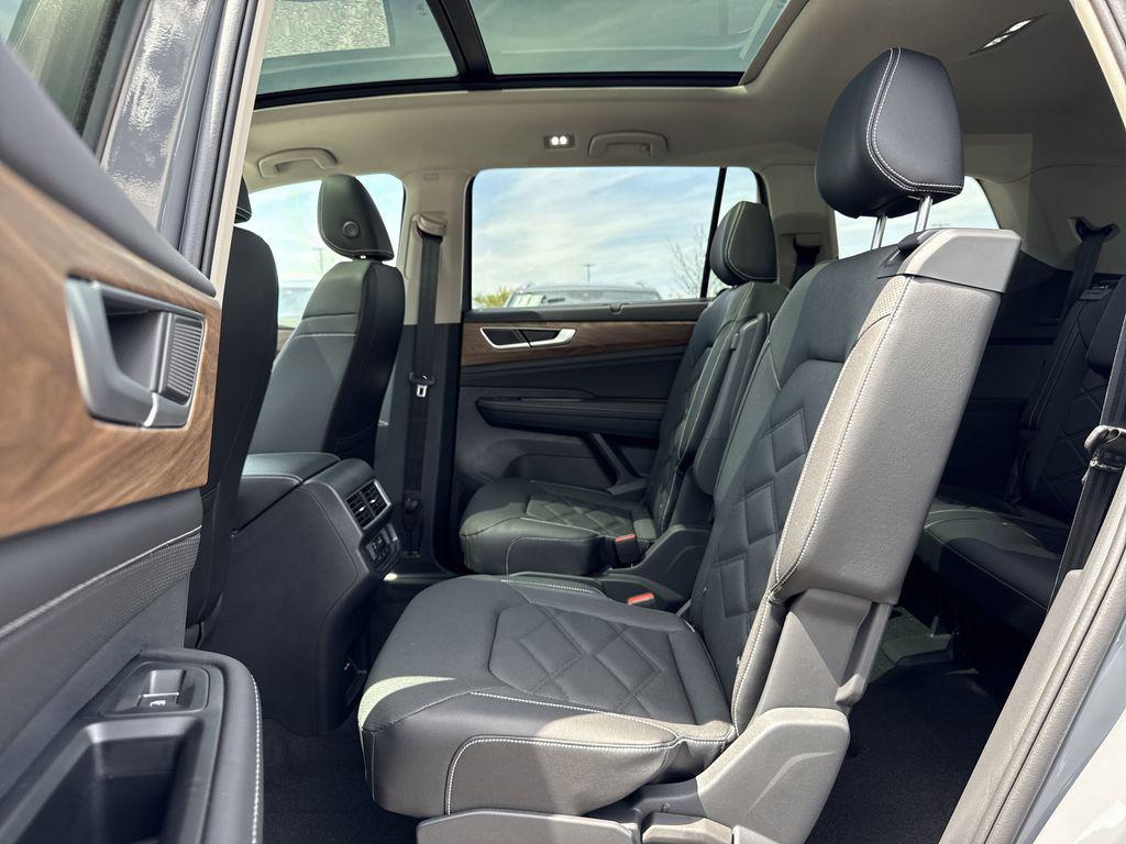 new 2026 Volkswagen Atlas car, priced at $49,181