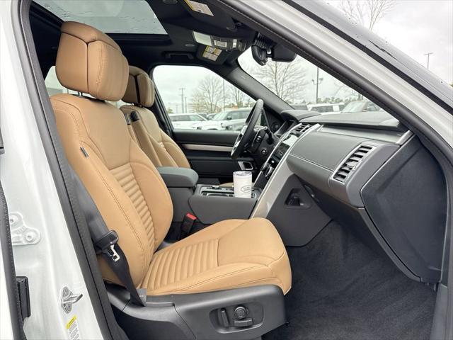 new 2025 Land Rover Discovery car, priced at $80,525