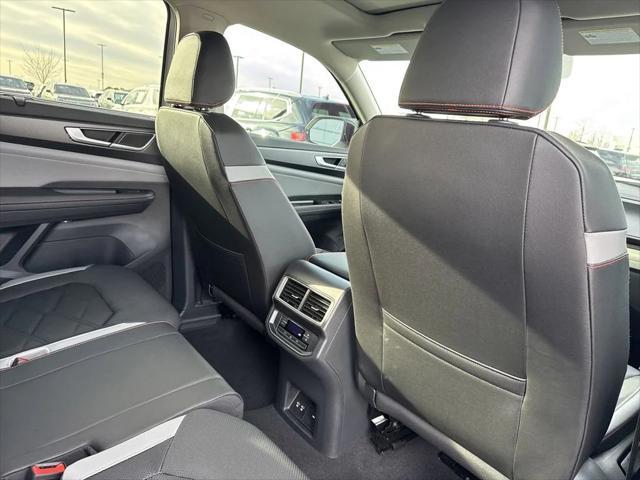 new 2025 Volkswagen Atlas car, priced at $44,904