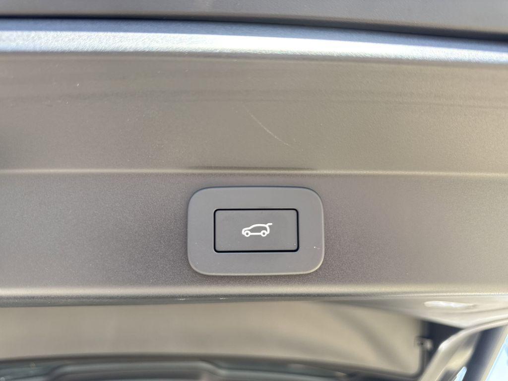 new 2025 Land Rover Range Rover Sport car, priced at $118,155