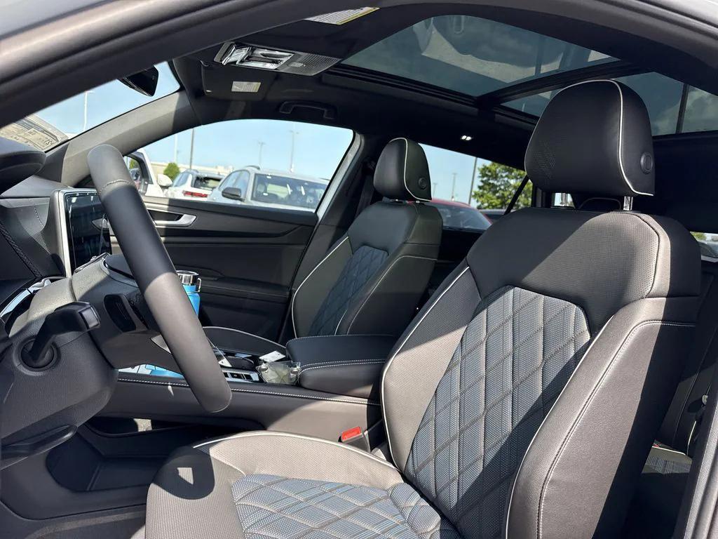 new 2025 Volkswagen Atlas Cross Sport car, priced at $52,372