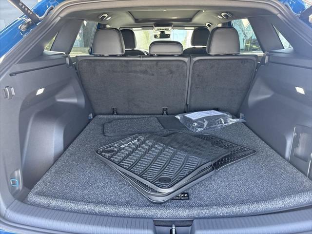 new 2025 Volkswagen Atlas Cross Sport car, priced at $41,252