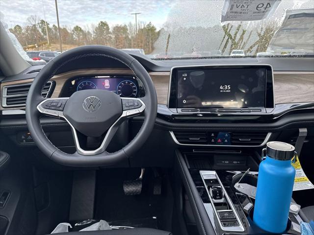 new 2025 Volkswagen Atlas car, priced at $43,463