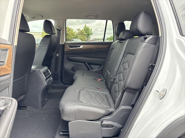 new 2025 Volkswagen Atlas car, priced at $38,274