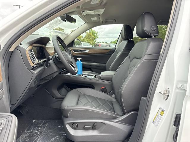 new 2025 Volkswagen Atlas car, priced at $38,274