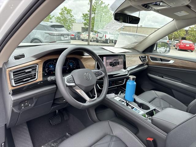 new 2025 Volkswagen Atlas car, priced at $38,274
