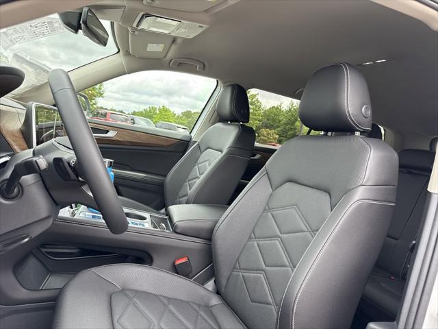 new 2025 Volkswagen Atlas car, priced at $38,274