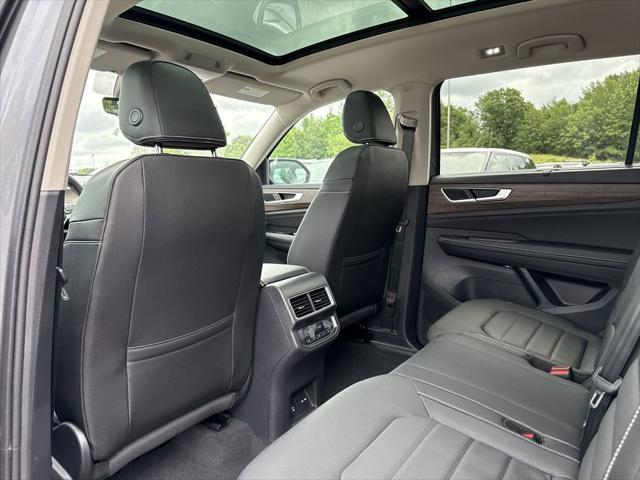 new 2025 Volkswagen Atlas car, priced at $48,072