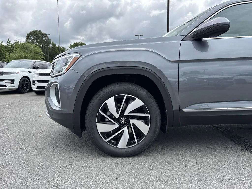 new 2025 Volkswagen Atlas car, priced at $49,300