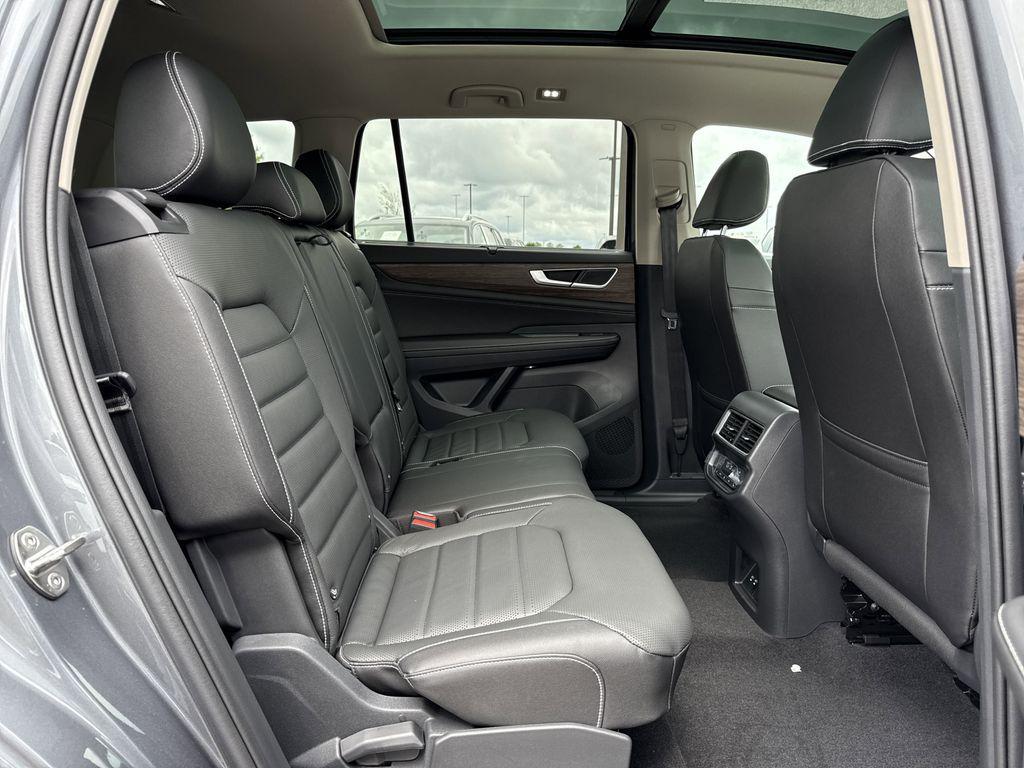 new 2025 Volkswagen Atlas car, priced at $49,300
