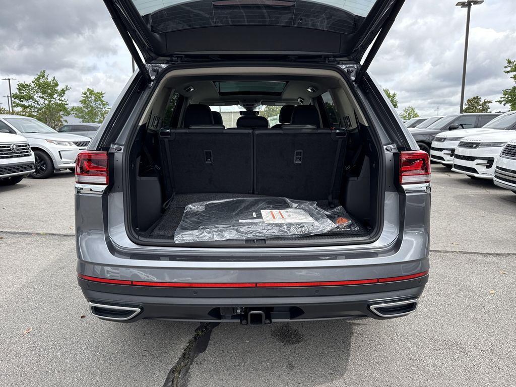 new 2025 Volkswagen Atlas car, priced at $49,300