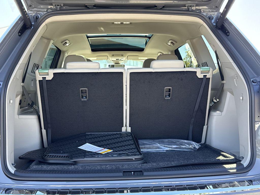 new 2026 Volkswagen Atlas car, priced at $48,586