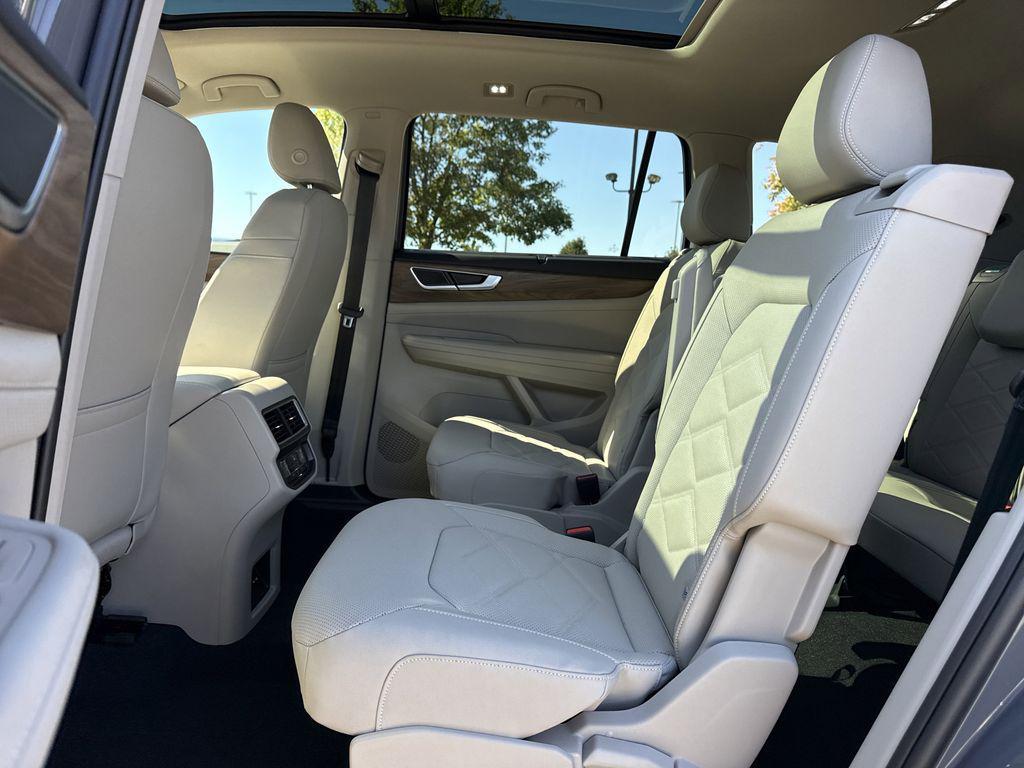 new 2026 Volkswagen Atlas car, priced at $48,586