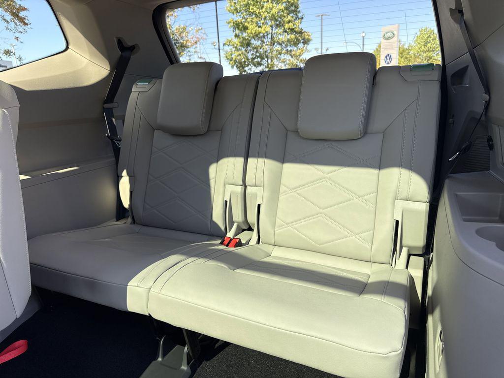 new 2026 Volkswagen Atlas car, priced at $48,586