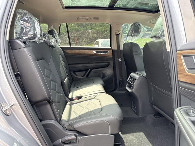 new 2025 Volkswagen Atlas car, priced at $45,475