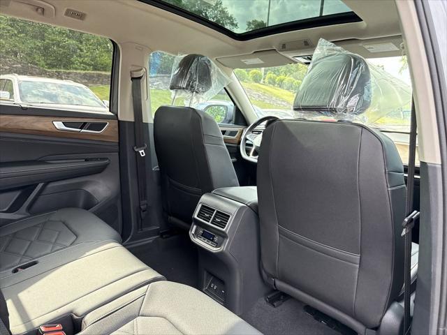 new 2025 Volkswagen Atlas car, priced at $45,475