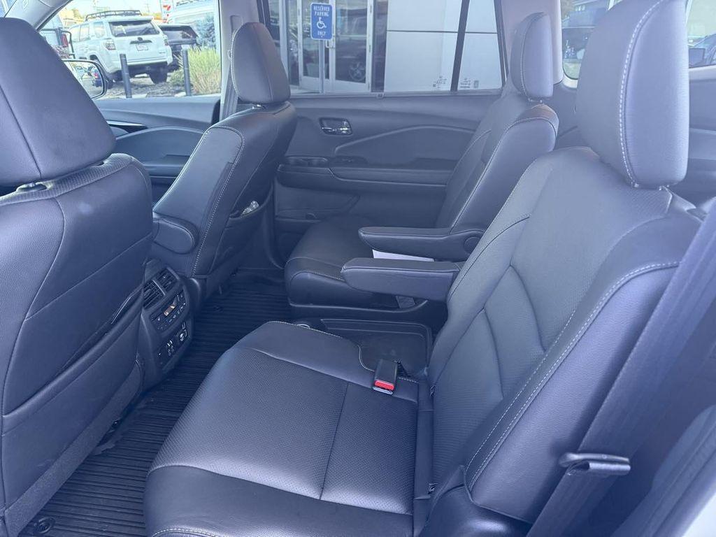 used 2022 Honda Pilot car, priced at $36,910