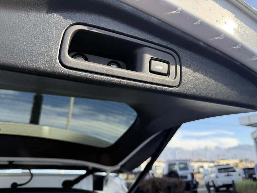 used 2022 Honda Pilot car, priced at $36,910