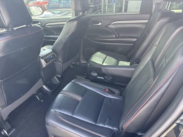 used 2019 Toyota Highlander car, priced at $30,910