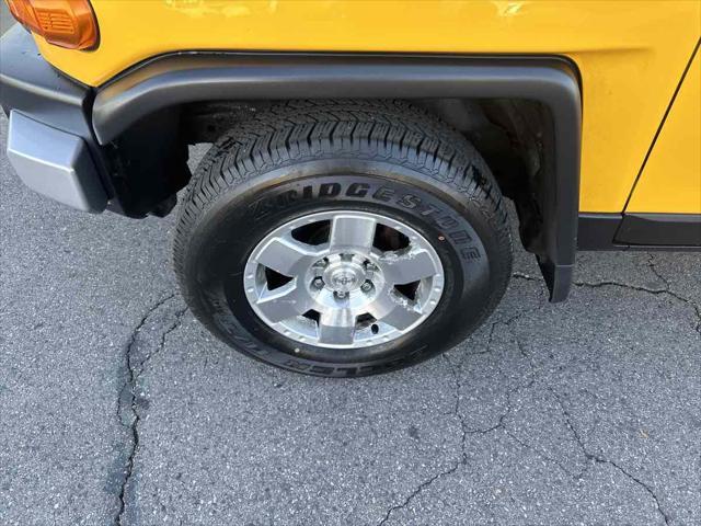 used 2007 Toyota FJ Cruiser car, priced at $23,910